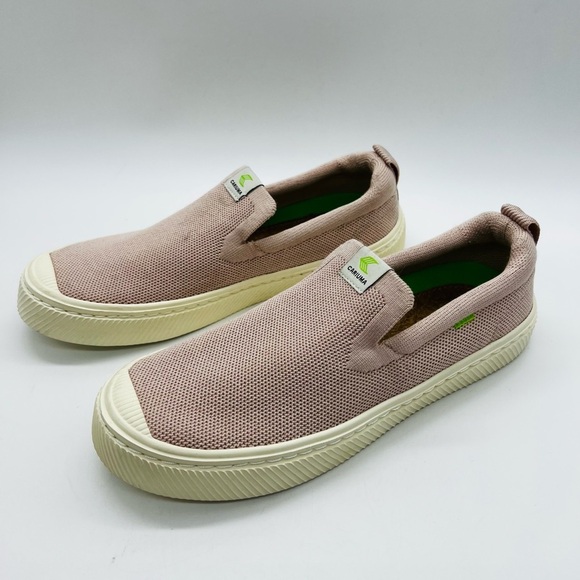 Cariuma Blush Colored Slip-On Sneakers Size 8 - Picture 1 of 12
